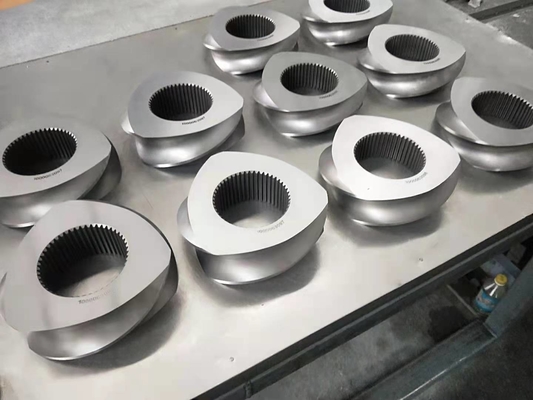 58 MC18 قطعات پیچ حمل کننده خلاء خنک کننده درمان حرارتی برای اکستروژر دو پیچ چرخدار